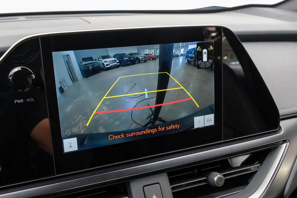 Used 2025 Lexus UX 300h FWD image 20