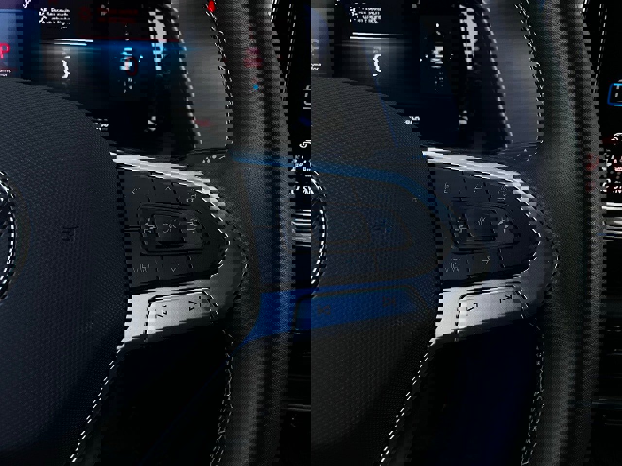 Used 2025 Volkswagen Atlas Cross Sport SE image 36