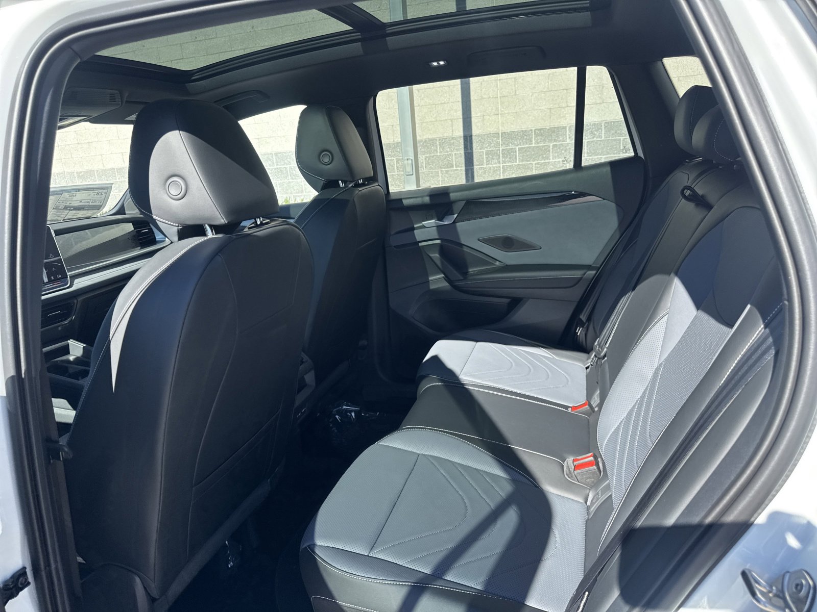 New 2026 Volkswagen Tiguan SE R-Line image 17