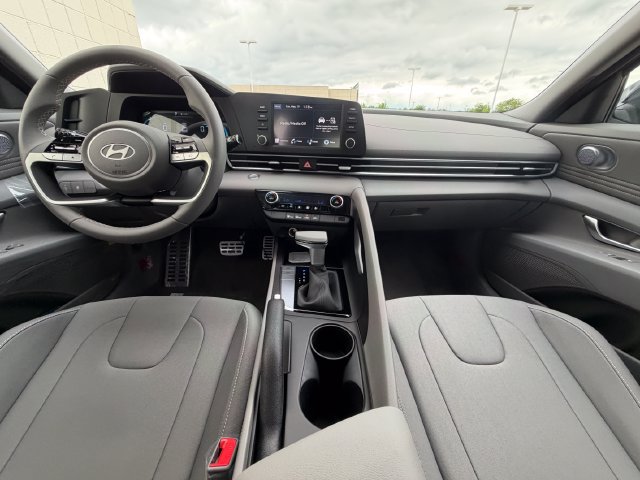 New 2026 Hyundai Elantra Sport FWD image 15