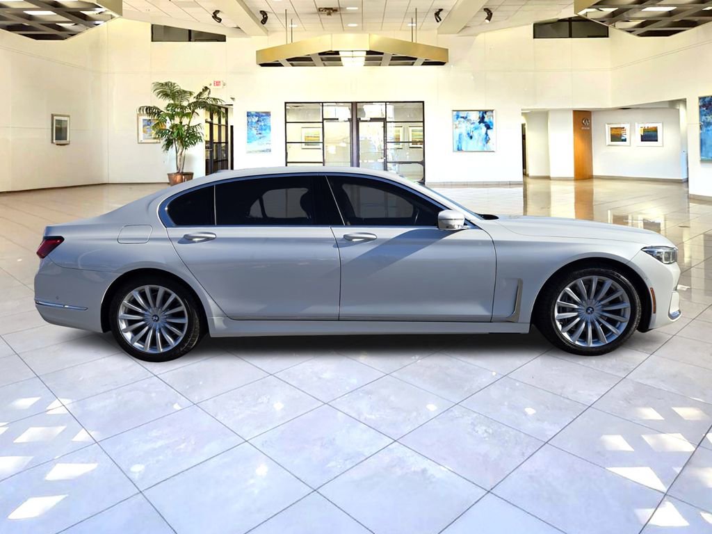 Used 2020 BMW 740i image 4