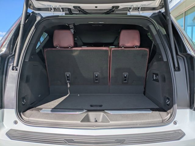 New 2026 Cadillac Escalade Luxury w/ LPO, Radiant Package AWD/4WD image 16