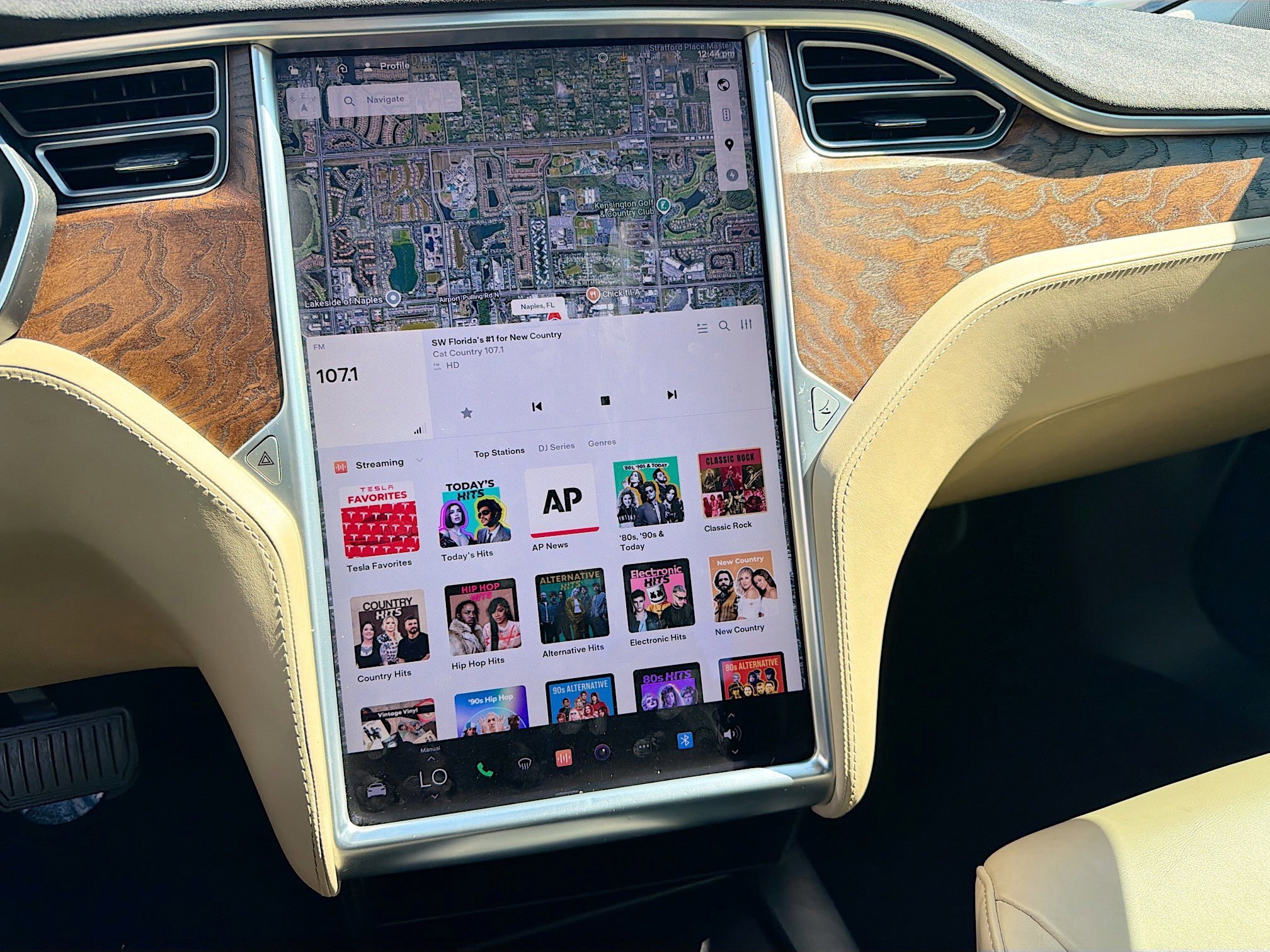 Used 2016 Tesla Model S 90D image 30