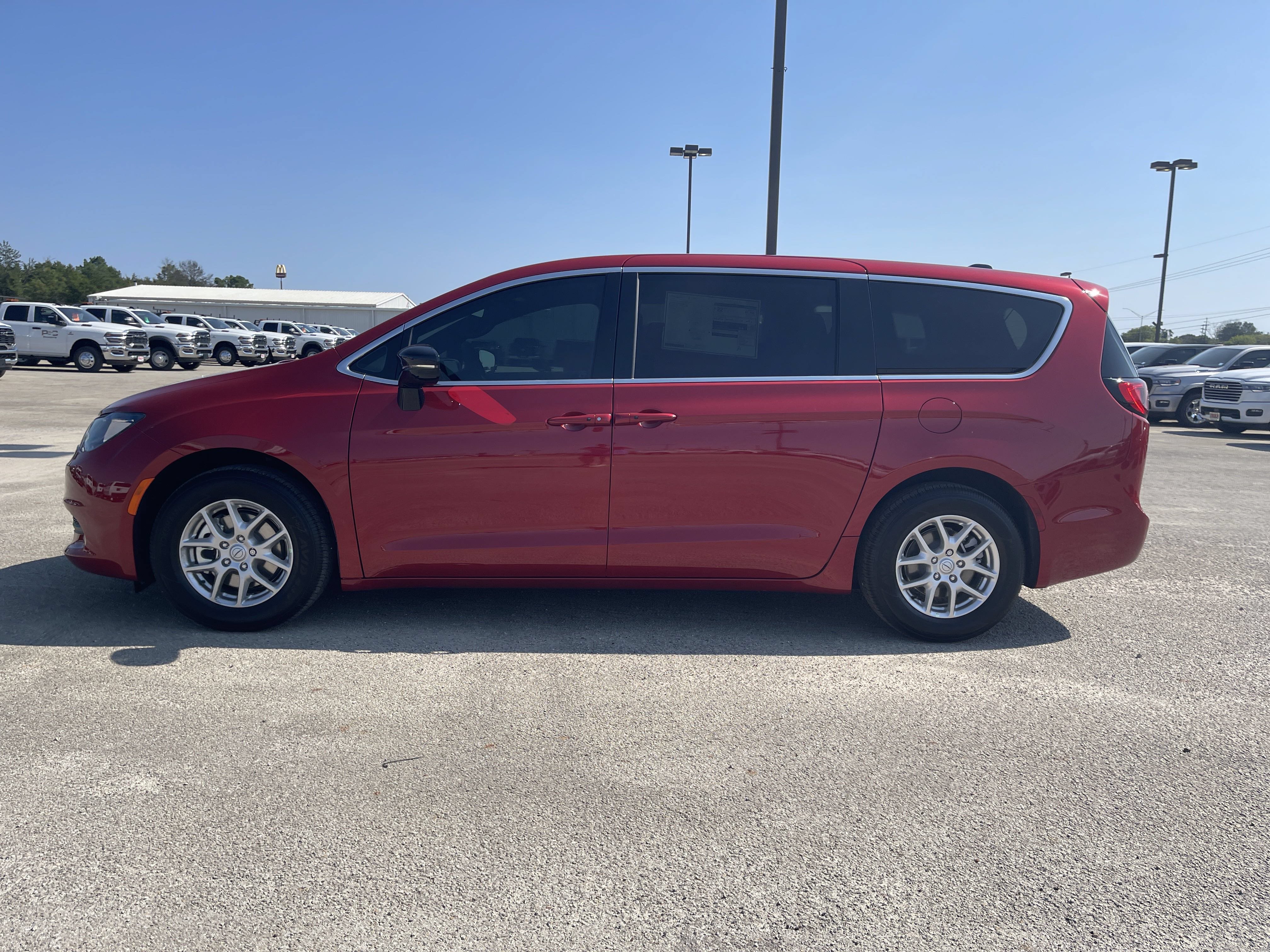 New 2026 Chrysler Voyager LX FWD image 7