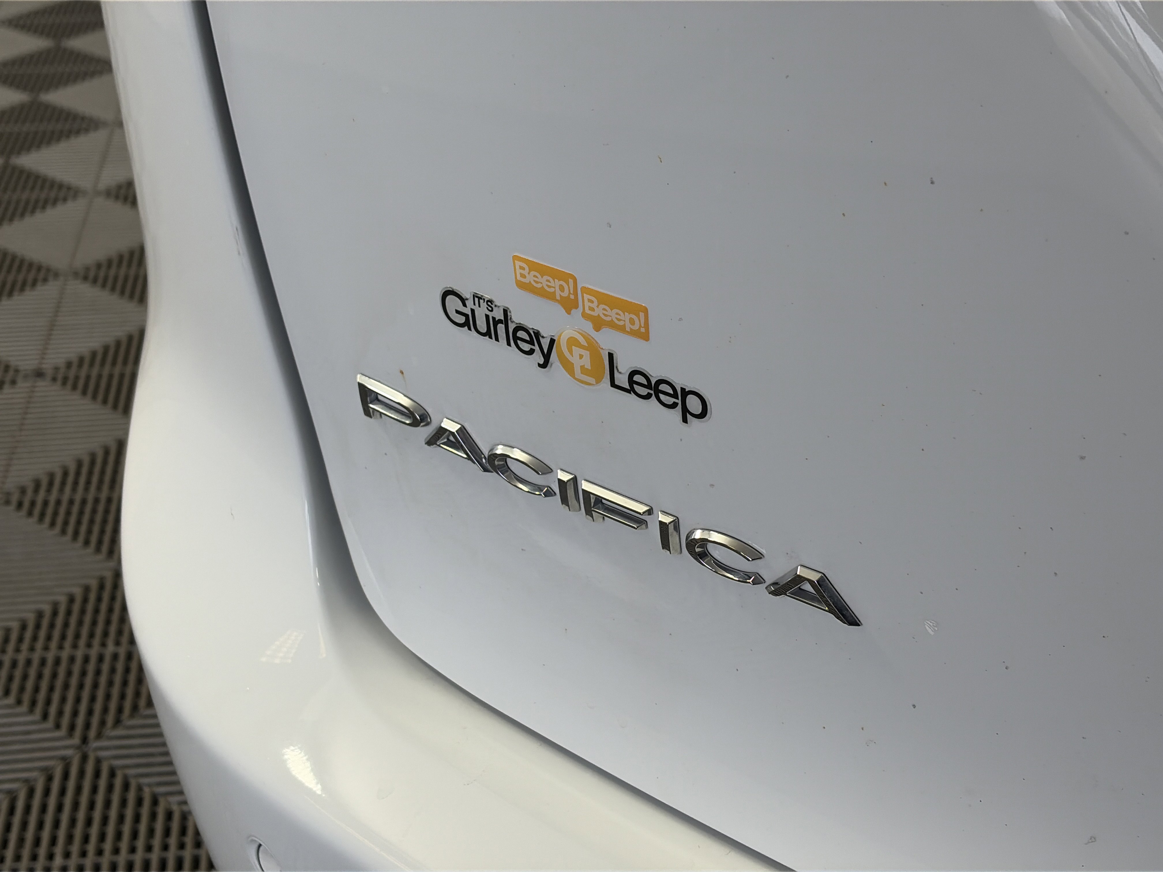 Used 2026 Chrysler Pacifica Select image 17