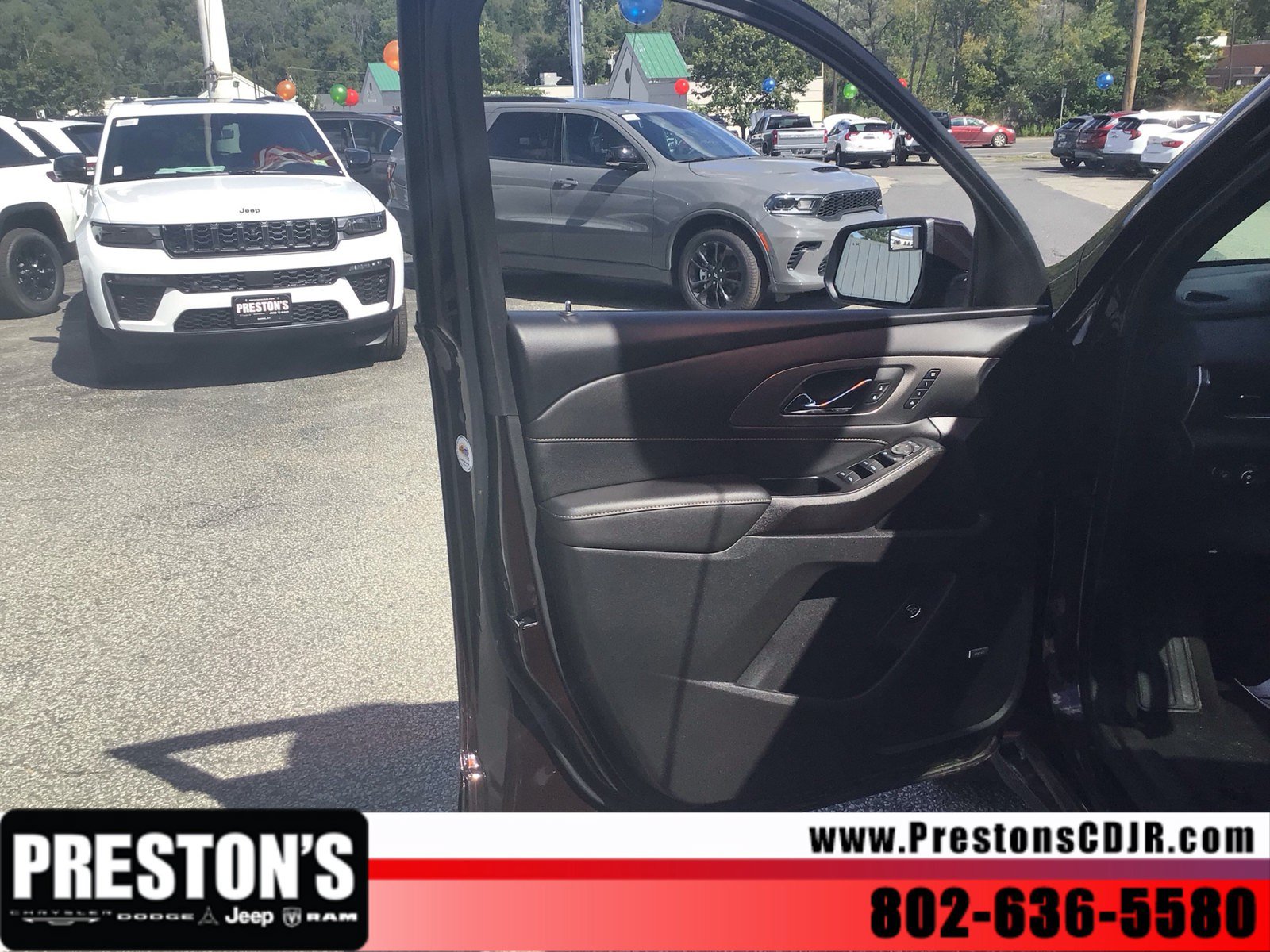 Used 2023 Chevrolet Traverse Premier AWD/4WD image 10