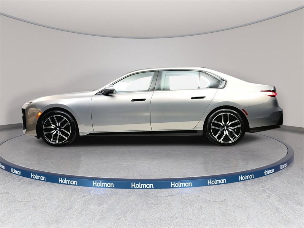 New 2026 BMW 740i xDrive image 2