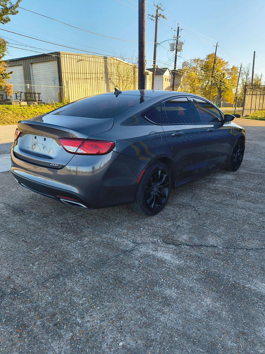 Used 2015 Chrysler 200 S image 5