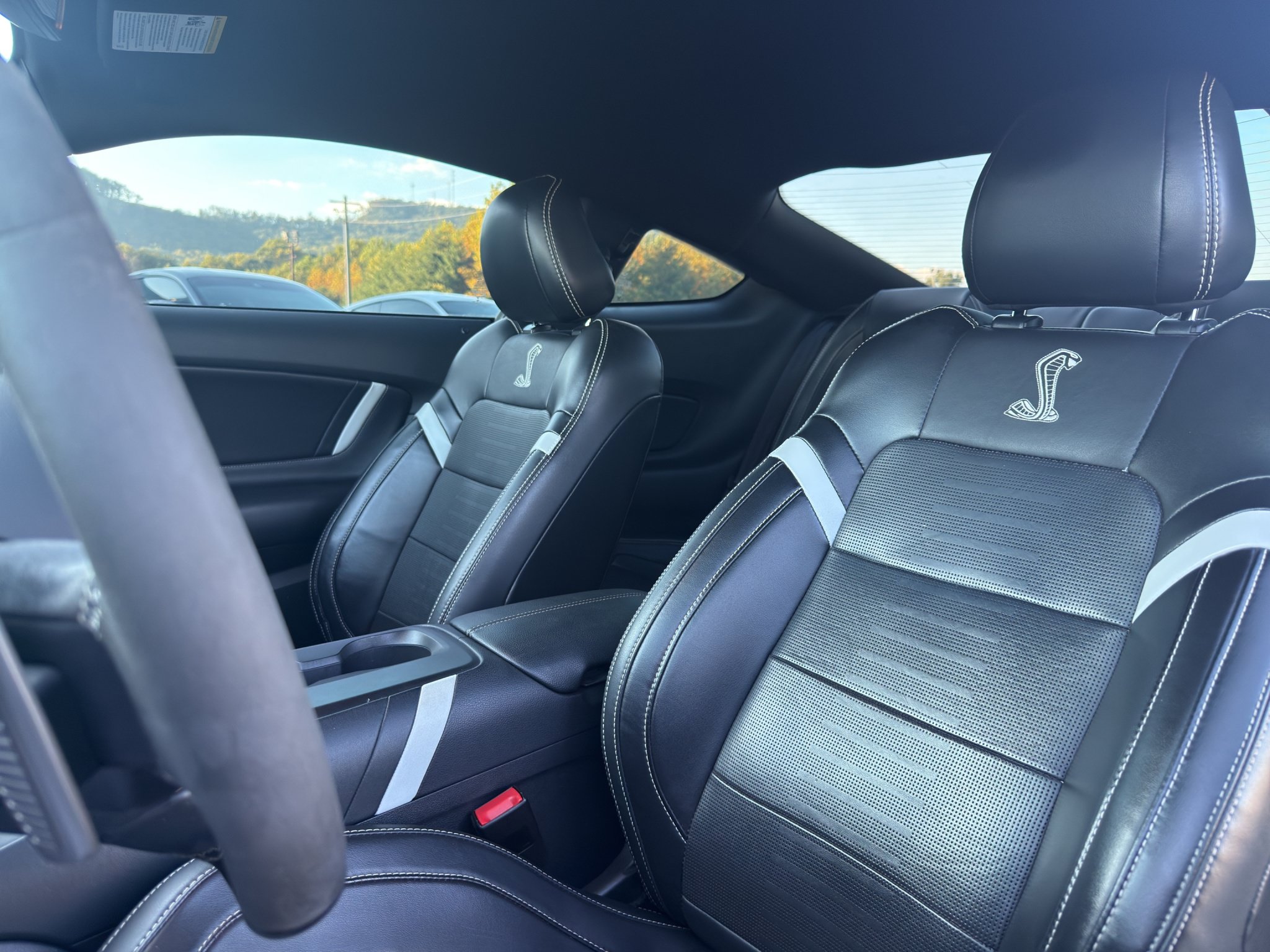 Used 2020 Ford Mustang Shelby GT500 w/ Technology Package RWD image 5