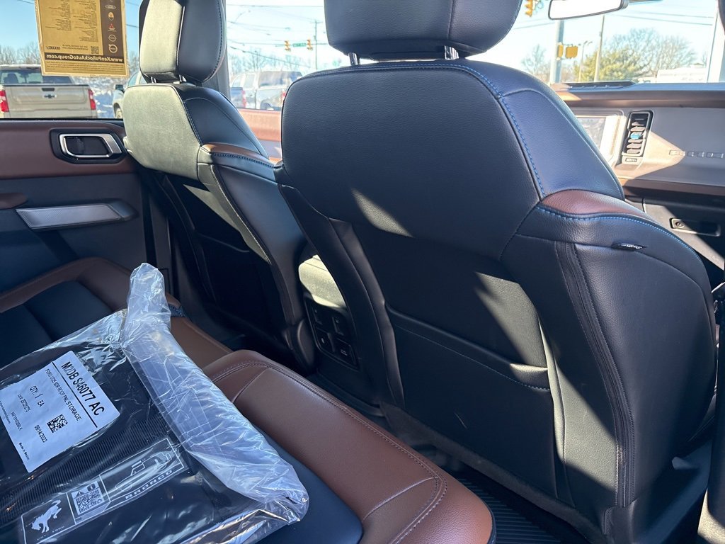 Used 2023 Ford Bronco Outer Banks w/ Sasquatch Package image 39
