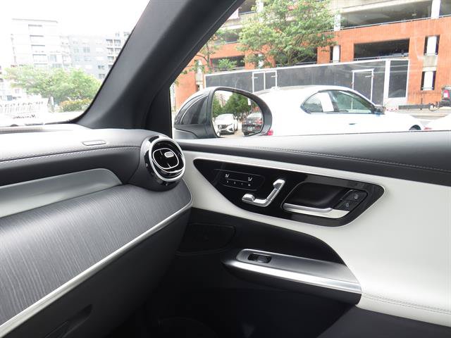 Used 2026 Mercedes-Benz GLC 350e 4MATIC image 16