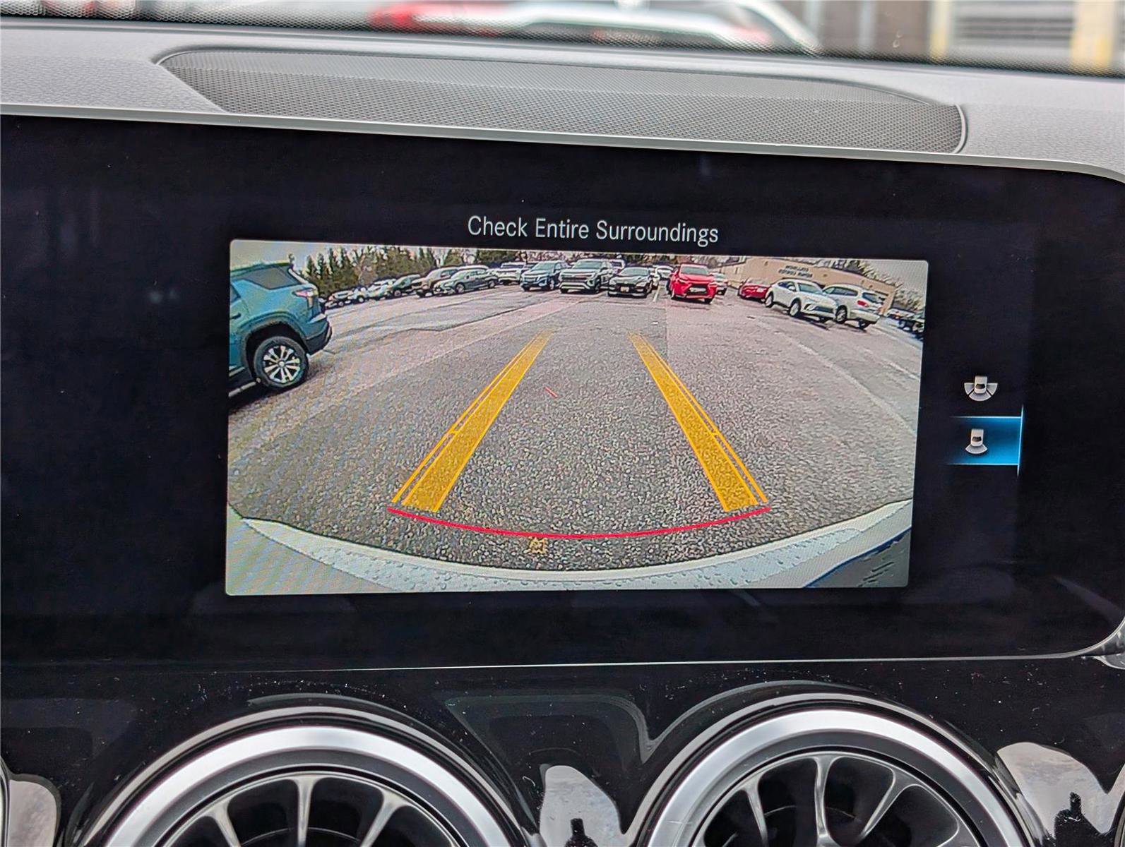 Used 2021 Mercedes-Benz GLB 250 4MATIC image 29