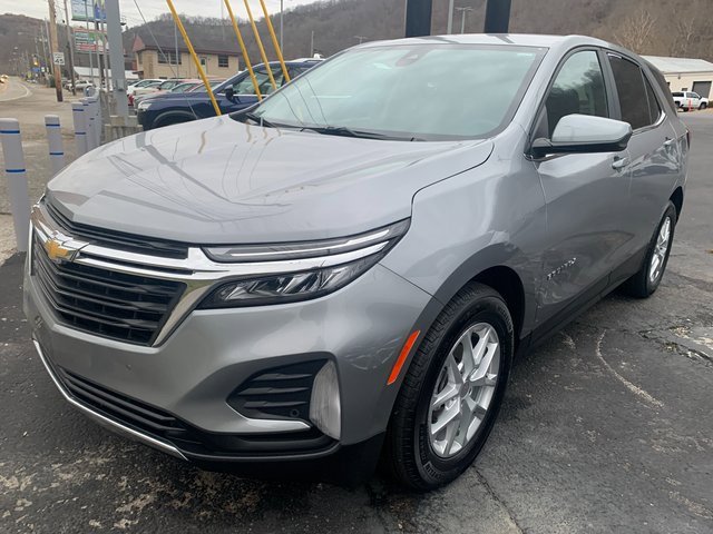 Used 2024 Chevrolet Equinox LT image 2