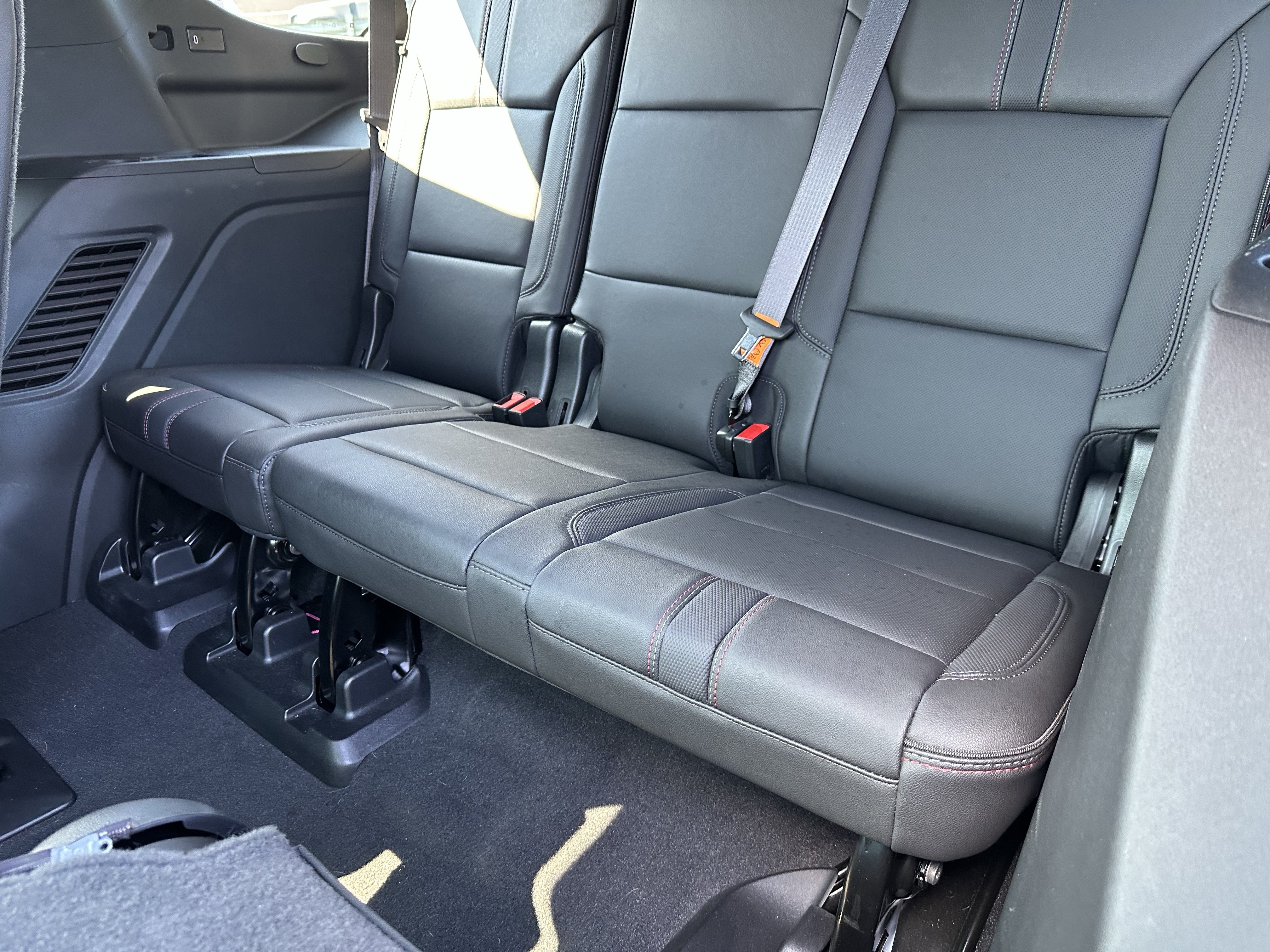 Used 2022 Chevrolet Tahoe RST w/ Luxury Package AWD/4WD image 38