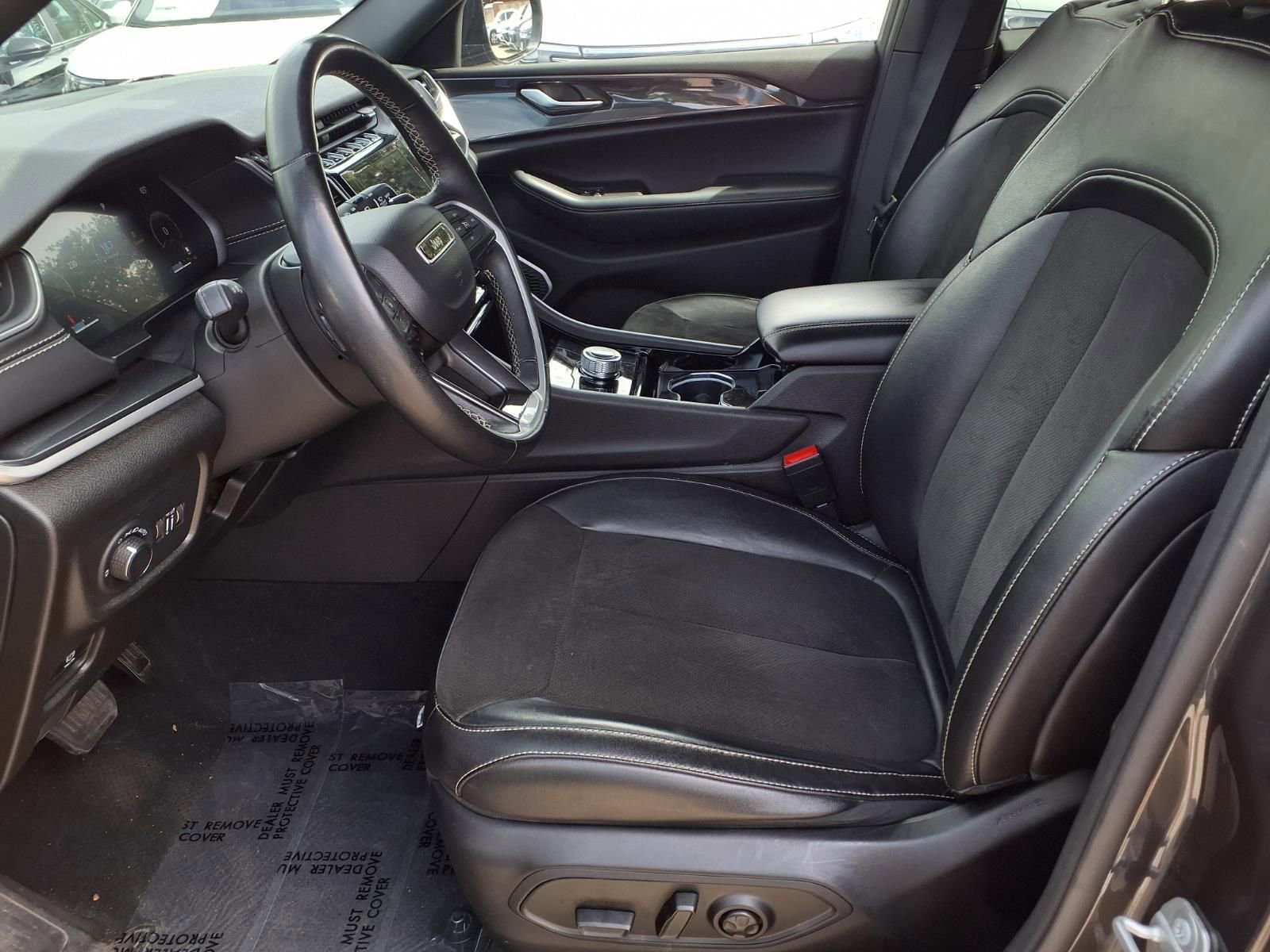 Used 2022 Jeep Grand Cherokee L Laredo AWD/4WD image 16
