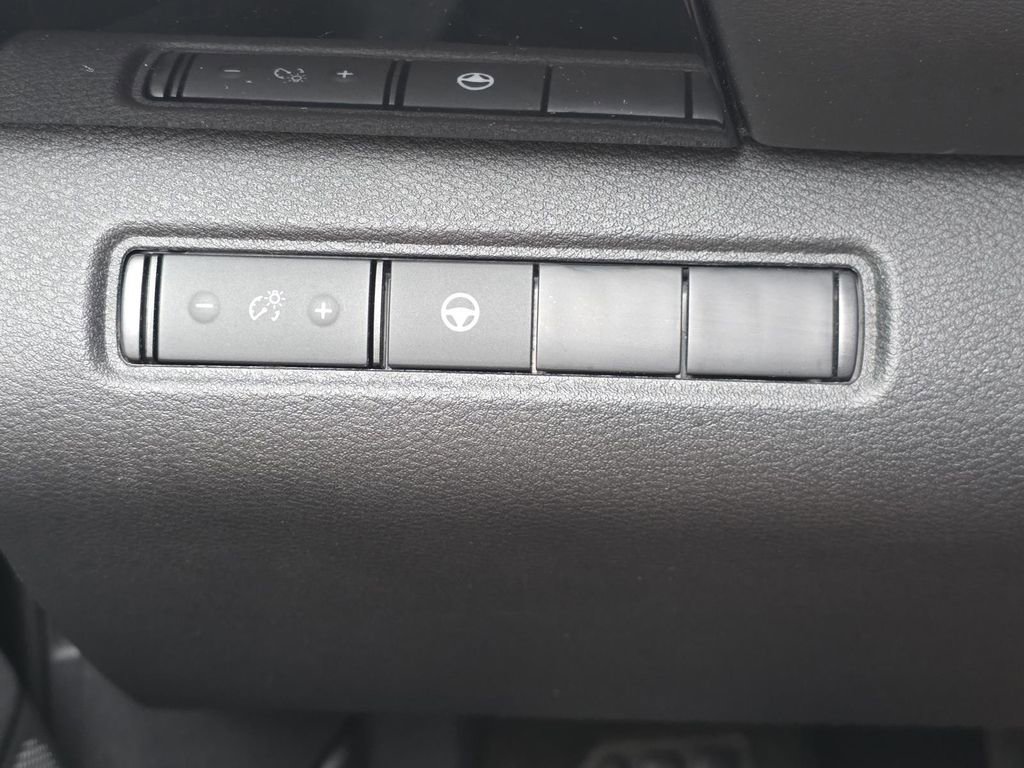 Used 2024 Nissan Pathfinder SV FWD image 28