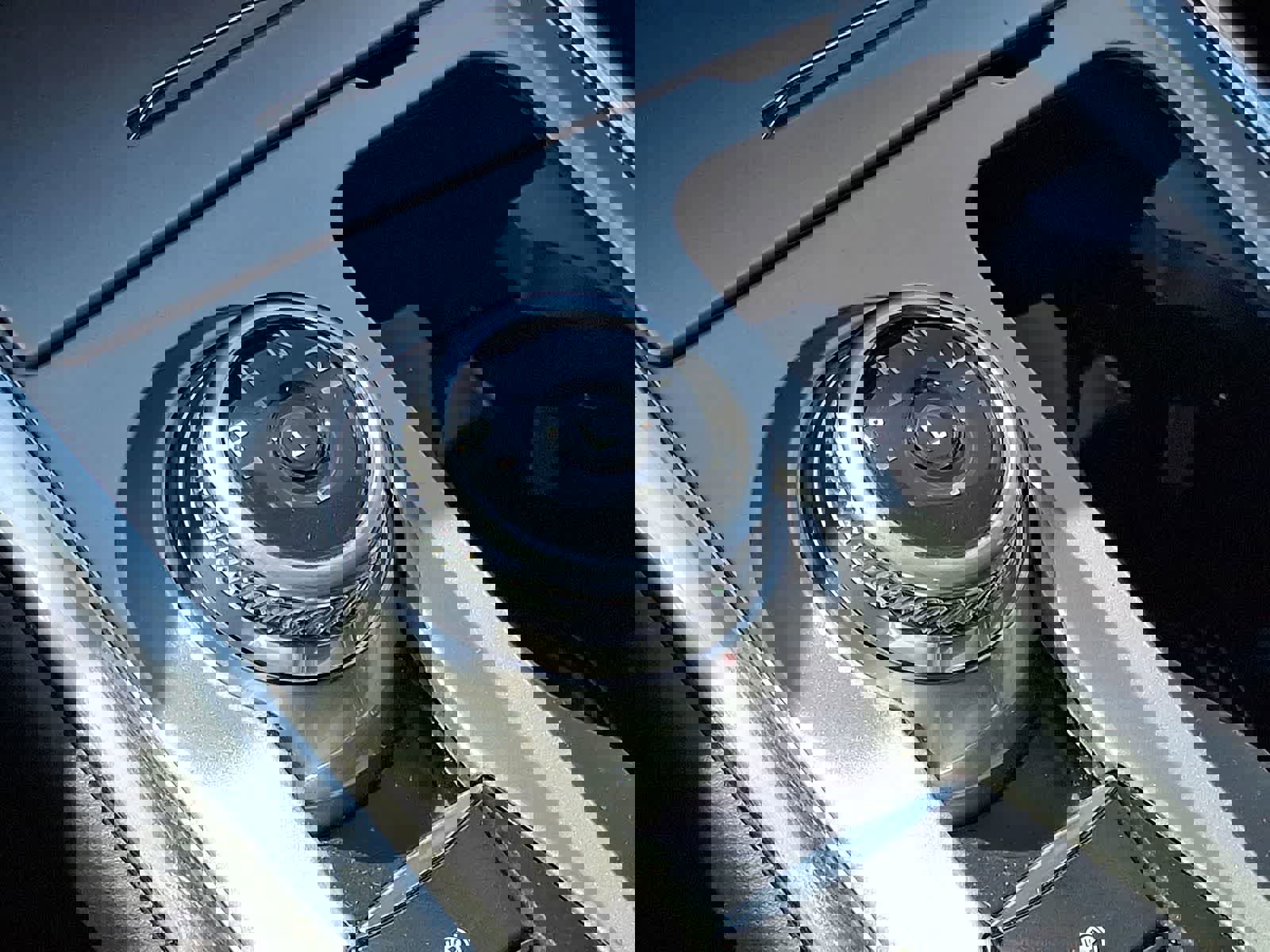 Used 2022 Ford Explorer XLT w/ Equipment Group 202A AWD/4WD image 22