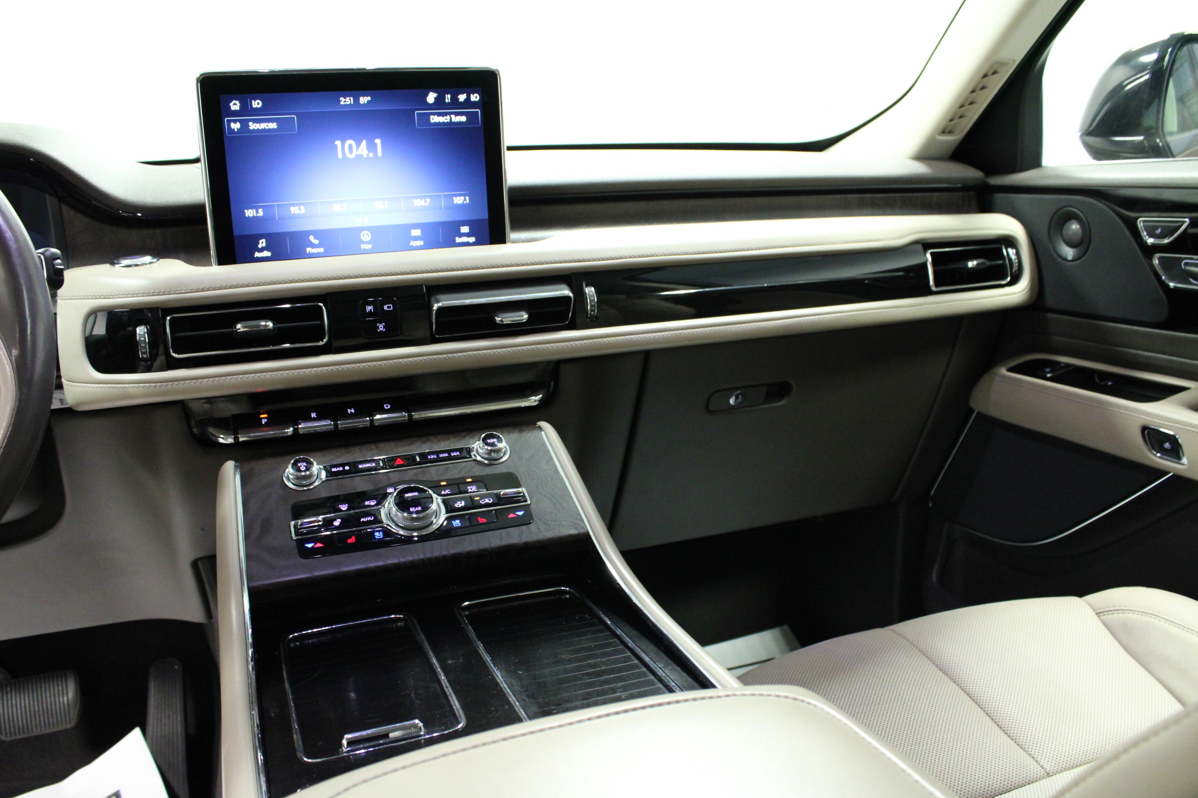 Used 2022 Lincoln Aviator Reserve w/ Elements Package Plus image 20