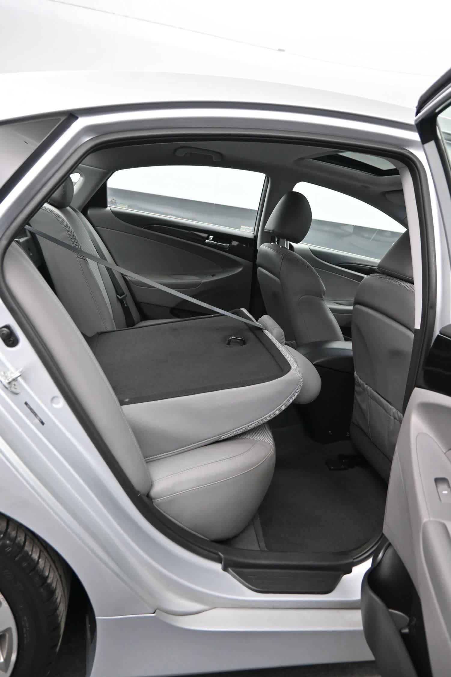 Used 2014 Hyundai Sonata SE w/ Premium Package 03 FWD image 12