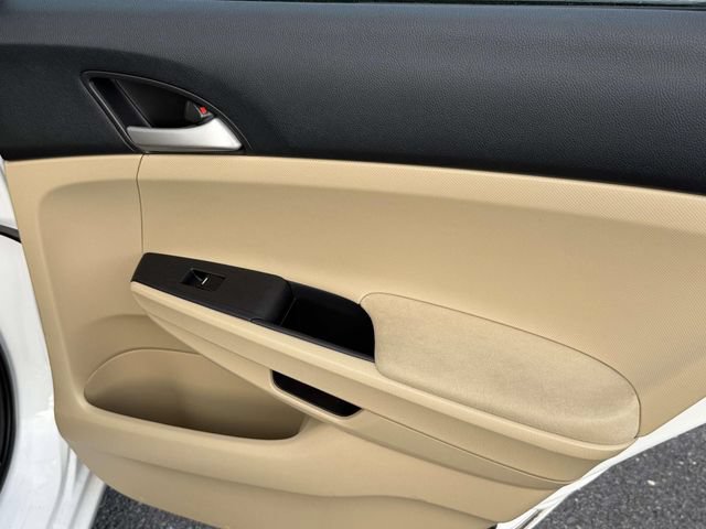 Used 2011 Honda Accord LX-P image 10