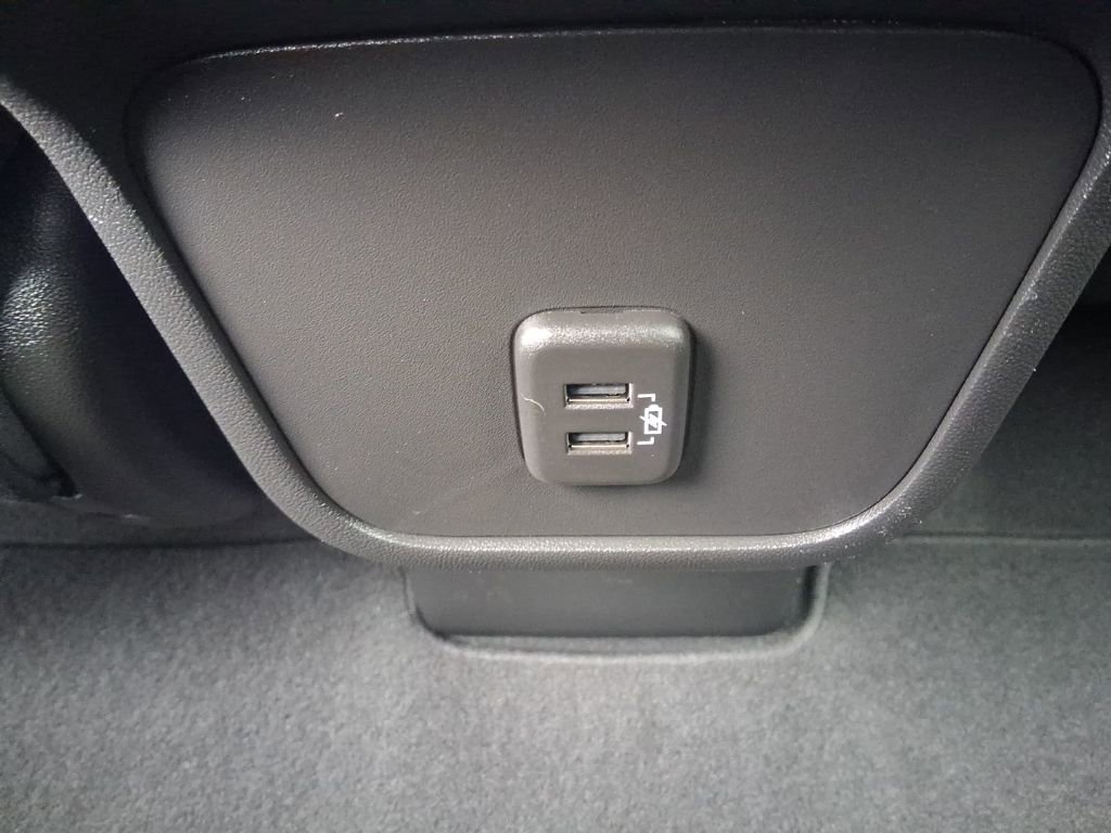 Used 2022 GMC Terrain SLE image 17