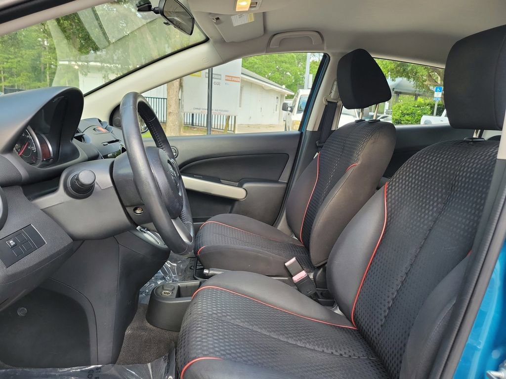 Used 2011 MAZDA MAZDA2 Touring FWD image 2