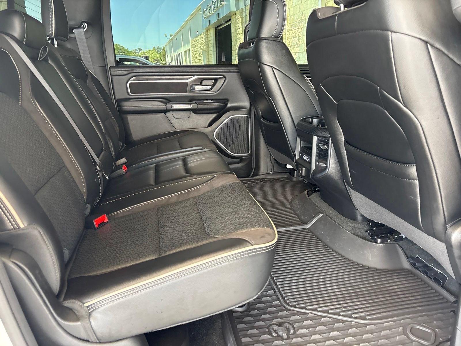 Used 2024 RAM 1500 Laramie AWD/4WD image 20