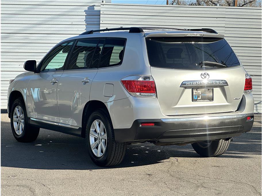 Used 2013 Toyota Highlander SE image 12