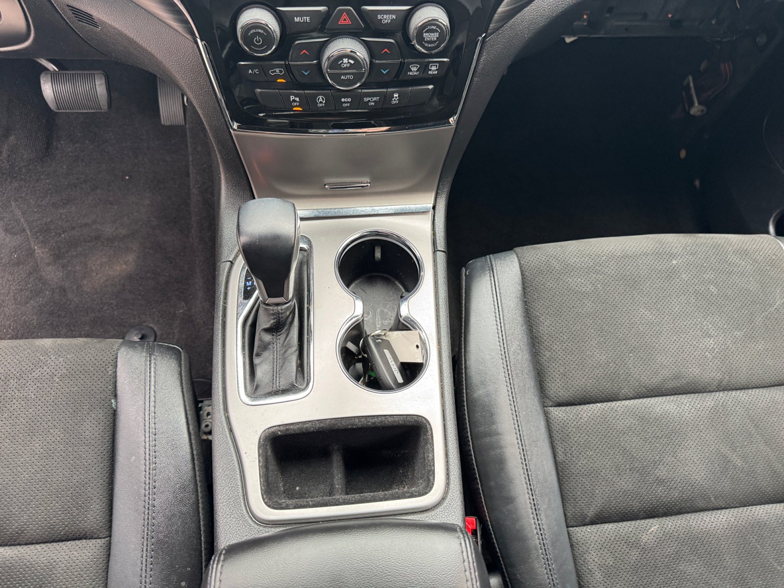 Used 2022 Jeep Grand Cherokee Laredo X AWD/4WD image 19