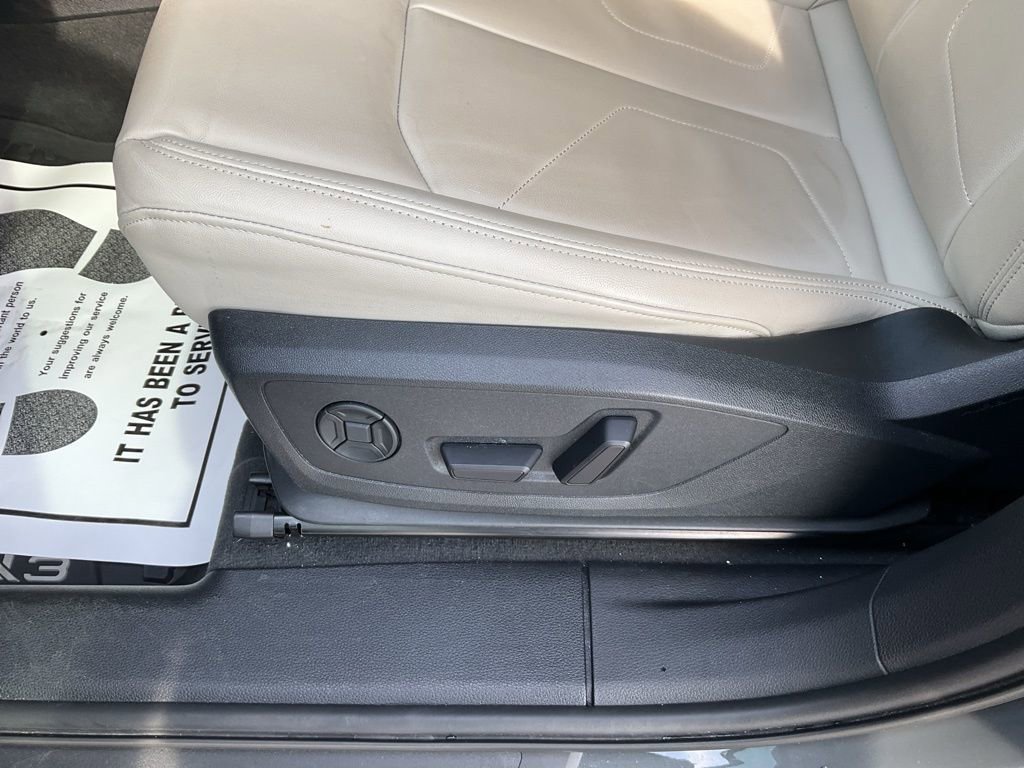 Used 2024 Audi Q3 2.0T Premium Plus image 3