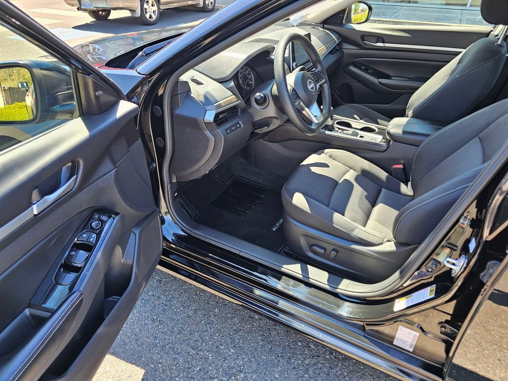 Used 2023 Nissan Altima 2.5 SV AWD/4WD image 19
