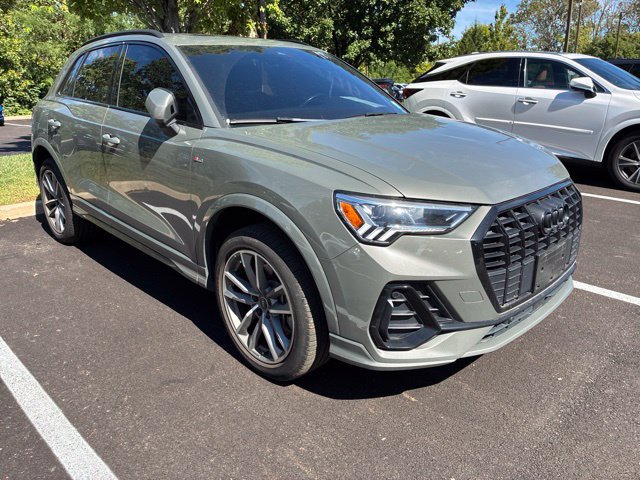 Used 2023 Audi Q3 2.0T Premium Plus w/ Premium Plus Package AWD/4WD image 13