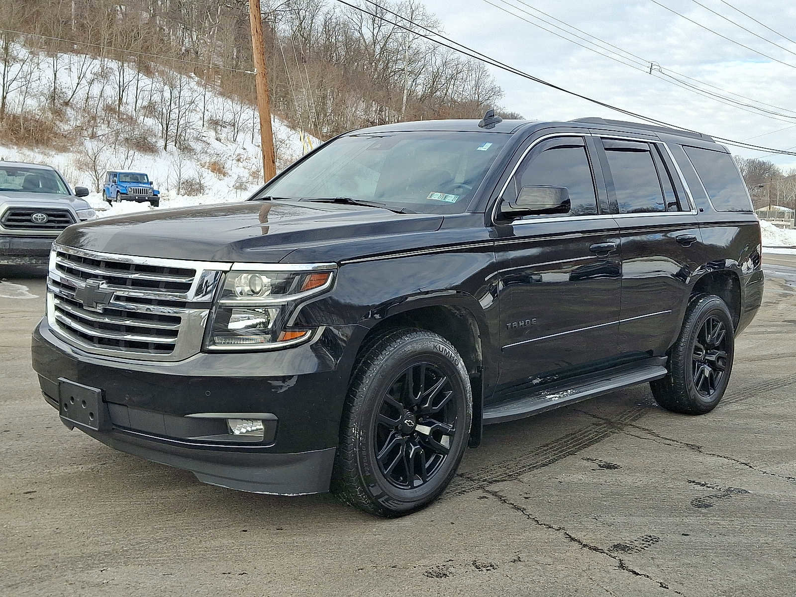Used 2017 Chevrolet Tahoe LT w/ Luxury Package image 3
