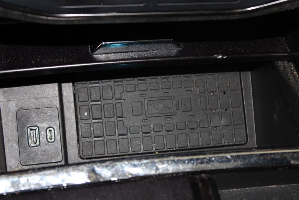 Used 2022 Ford Expedition Platinum image 32