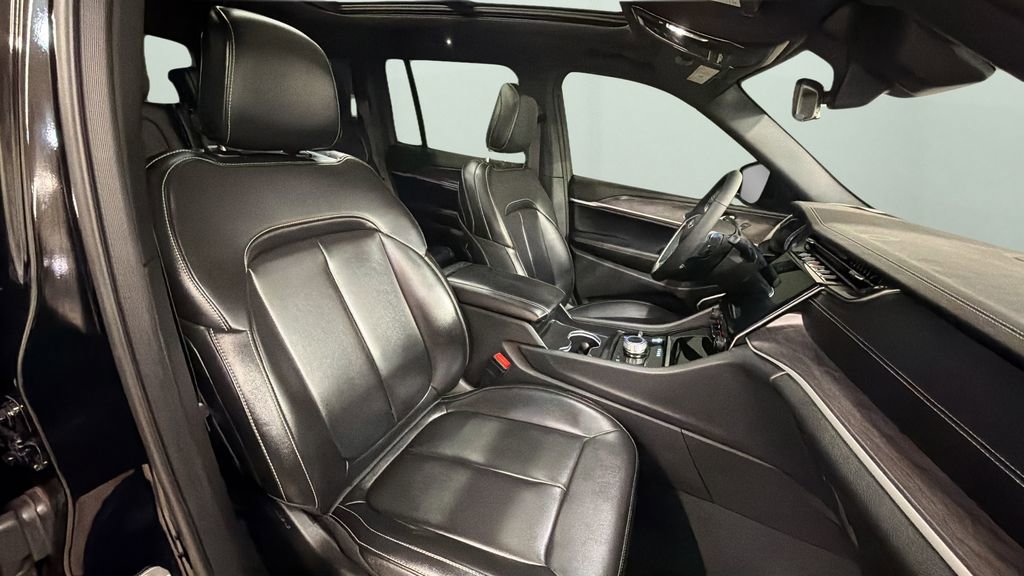 Used 2025 Jeep Grand Cherokee Limited 4xe image 9