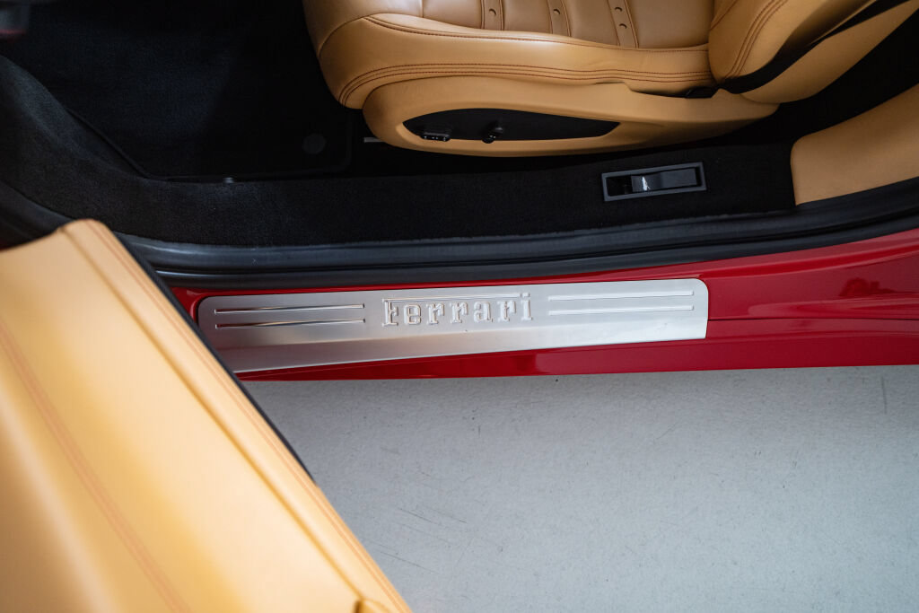Used 2014 Ferrari 458 Spider RWD image 23