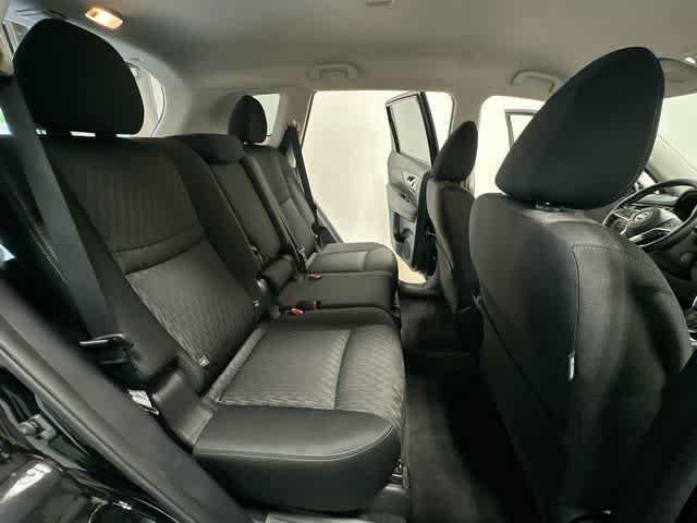 Used 2019 Nissan Rogue SV w/ Premium Package AWD/4WD image 24
