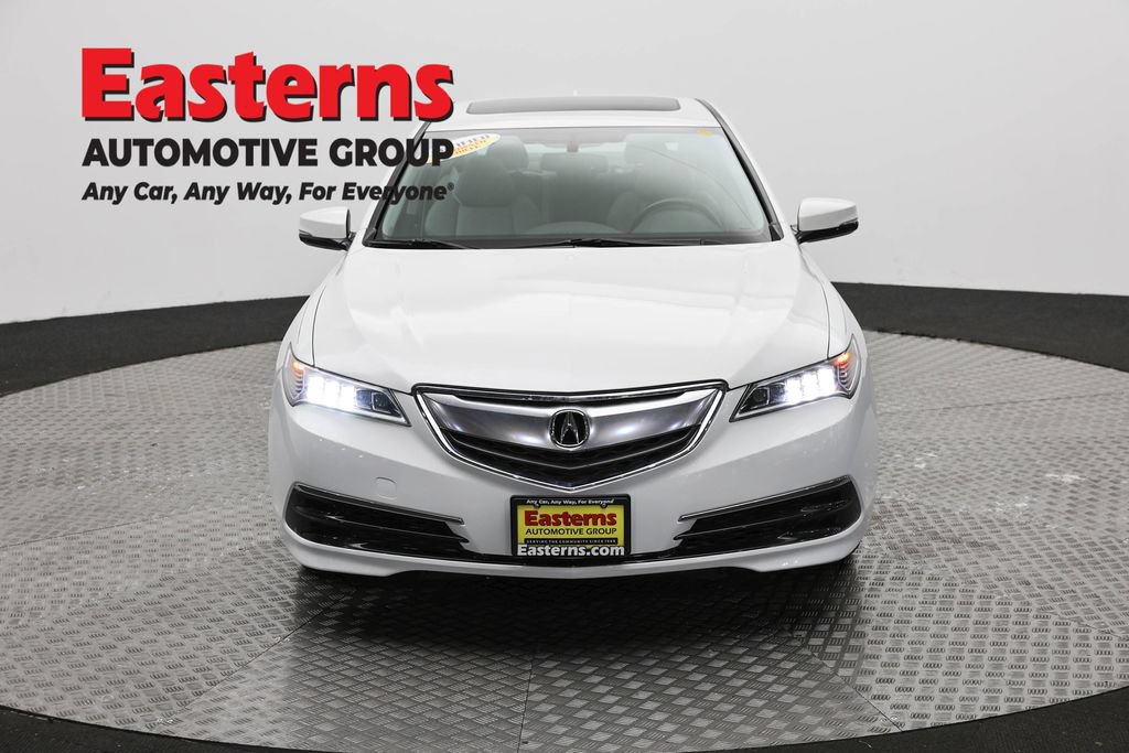 Used 2017 Acura TLX FWD image 2