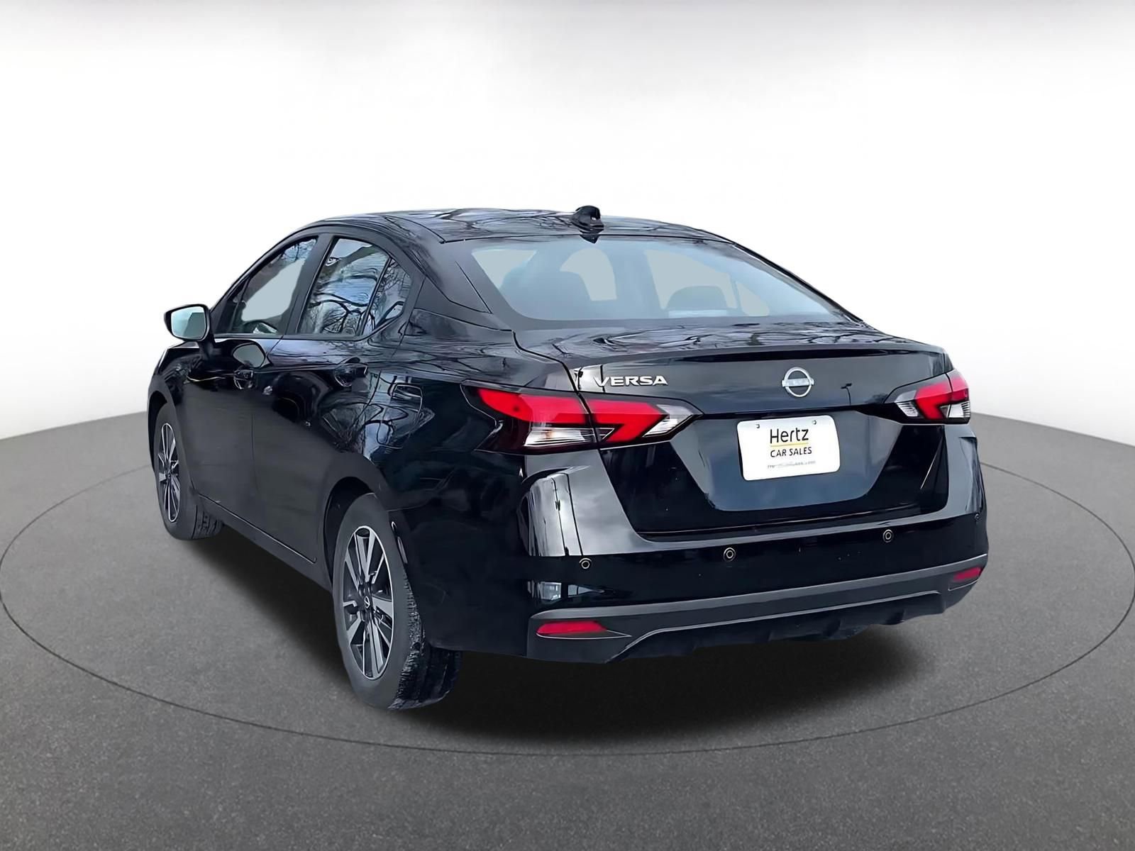 Used 2025 Nissan Versa SV image 11