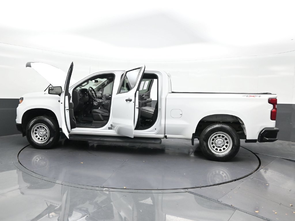 Used 2023 Chevrolet Silverado 1500 W/T w/ WT Value Package AWD/4WD image 37