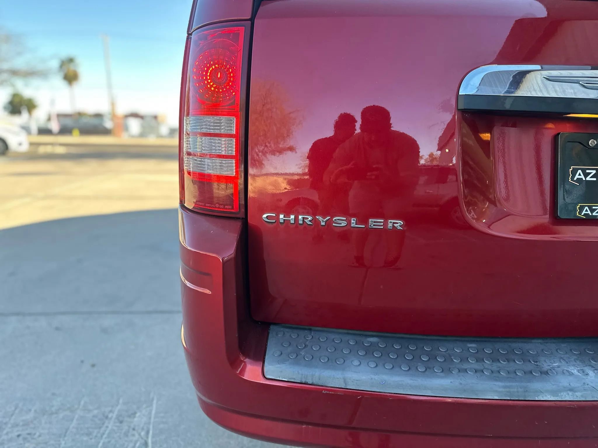 Used 2009 Chrysler Town & Country Touring image 8