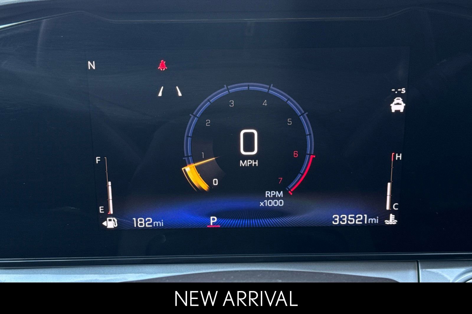 Used 2025 Chevrolet Trax LT FWD image 28