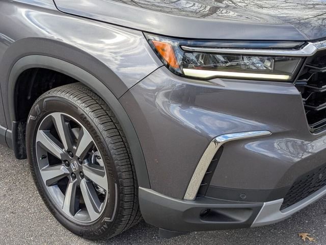 Certified 2025 Honda Pilot Touring image 2