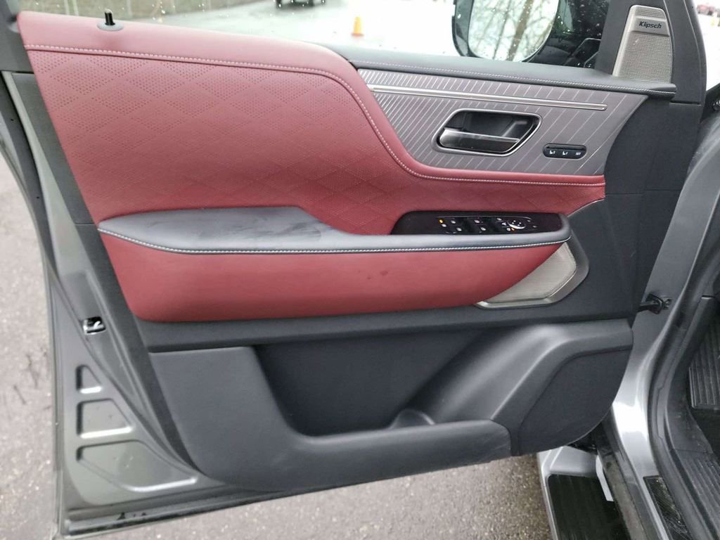 Used 2025 INFINITI QX80 Autograph w/ Autograph Exterior Package image 11