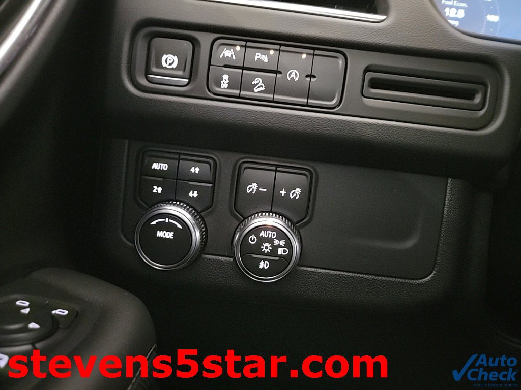 Used 2024 GMC Yukon AT4 image 19