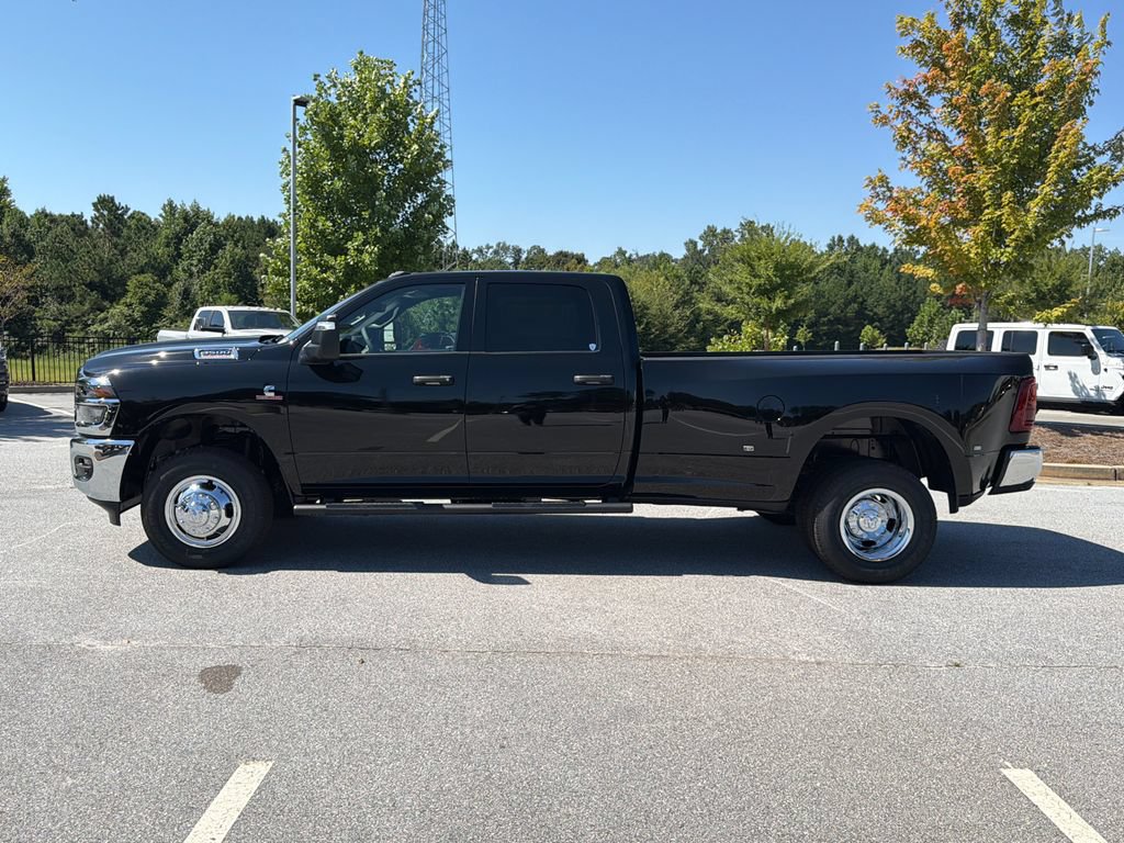 New 2026 RAM 3500 Tradesman AWD/4WD image 4