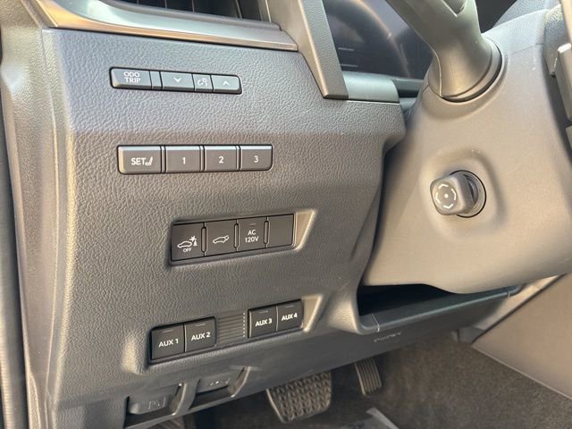 Used 2025 Lexus GX 550 AWD/4WD image 12