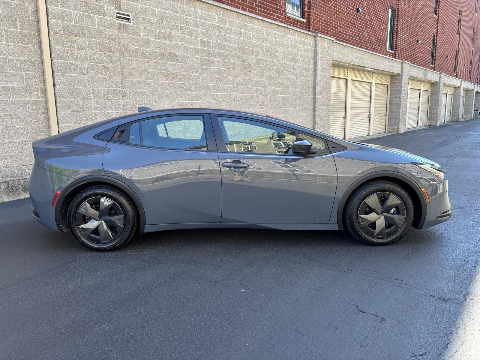 Used 2023 Toyota Prius LE AWD/4WD image 2