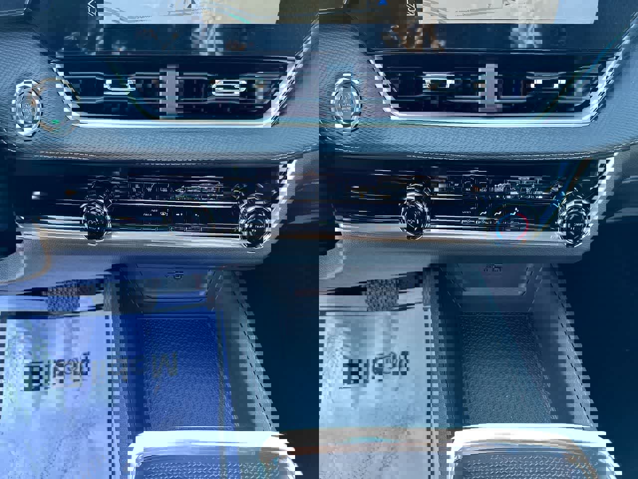 New 2025 Chevrolet Equinox LT image 34