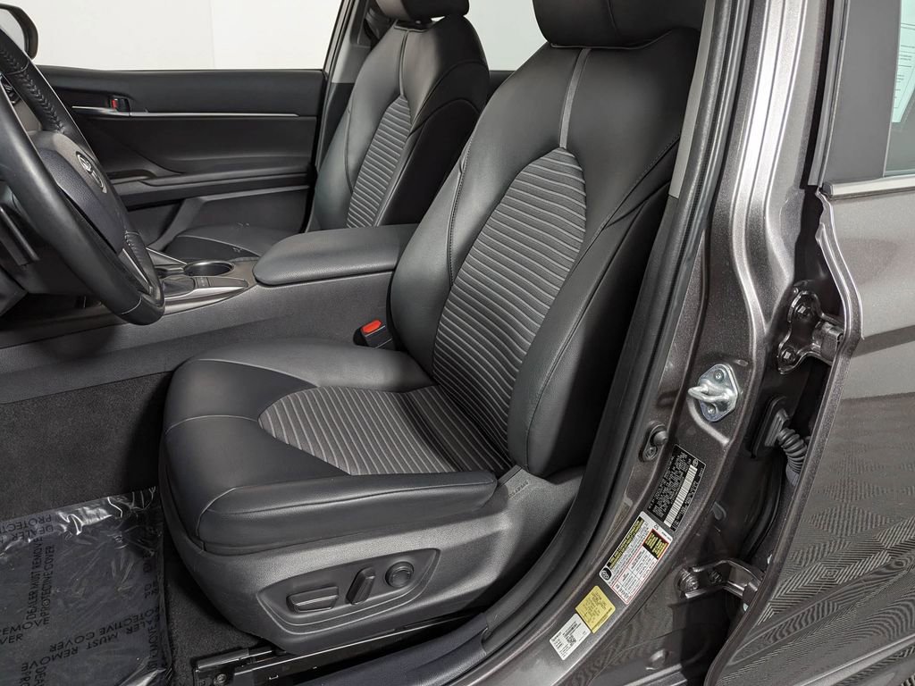 Used 2022 Toyota Camry SE image 13